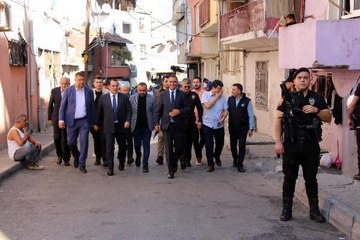 ŞİŞLİ'DE METRUK YAPILAR YIKILIYOR