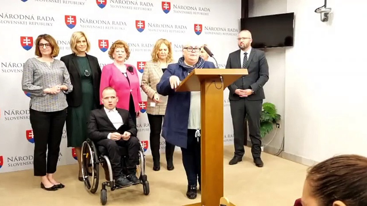 ZÁZNAM: Práva seniorov by mohol chrániť komisár pre zdravotne postihnutých