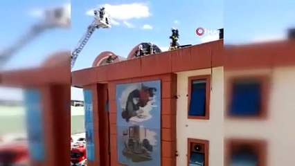 İZGİM binasının çatı katında yangın paniği