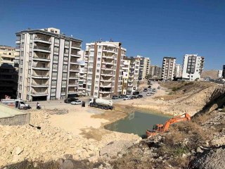 Şanlıurfa haber | Şanlıurfa'da göçük altında kalan işçi ağır yaralandı
