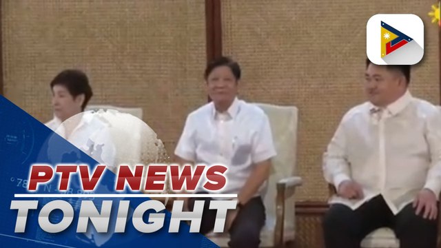 Pres. Ferdinand R. Marcos Jr. administers oath of newly elected officers of the League of Municipalities of PH
