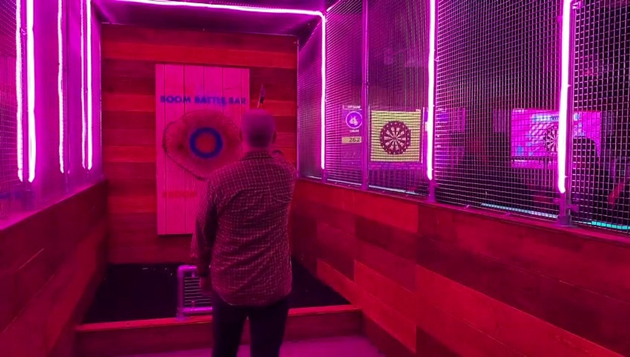 Axe throwing in Edinburgh's Boom Battle Bar video Dailymotion