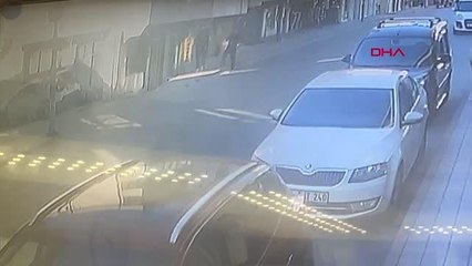 Son dakika haber... SANCAKTEPE'DE HIRSIZ POLİS KOVALAMACASI KAZAYLA SONUÇLANDI