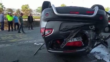 Son dakika haber | RİZE'DE TAKLA ATAN OTOMOBİLİN YAYAYA ÇARPTIĞI ANLAR KAMERADA