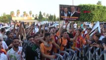 Adana gündem haberleri: SPOR Galatasaray kafilesi, Adana'da coşkuyla karşılandı