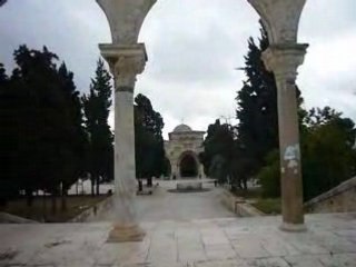 Passage entre la mosquée du dome du rocher et Al-Aqsa