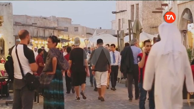 ¿Cuáles son los costos de transporte y comida en Qatar?