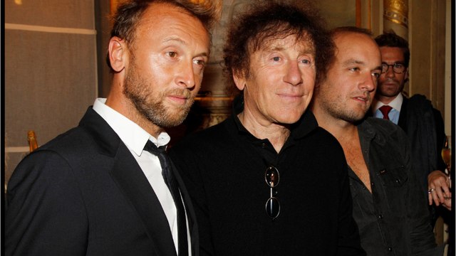 GALA VIDEO - Alain Souchon, les tendres confidences de ses fils Pierre et Charles : Il se contente de choses très simples