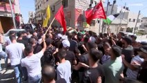 فيديو: فلسطينيون يشيّعون جثمان شابٍ في القدس قتله الجيش الإسرائيلي بعد احتجازه لأسابيع