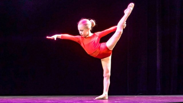 Everleigh’s First Time Performing Her New Dance Solo On Stage!!!