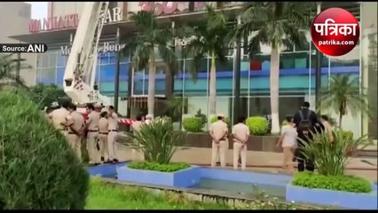 VIDEO: गुरुग्राम के ग्लोबल फ़ोयर मॉल में लगी आग, दमकल की कई गाड़ियां मौके