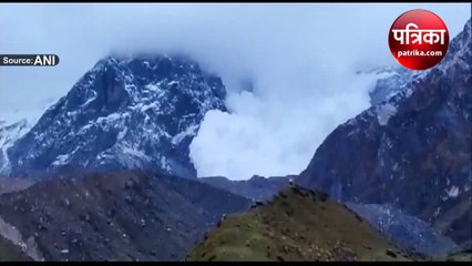 उत्तराखंड: केदारनाथ मंदिर के पास बर्फ का पहाड़ खिसका, देखिए हिमस्खलन का वीडियो