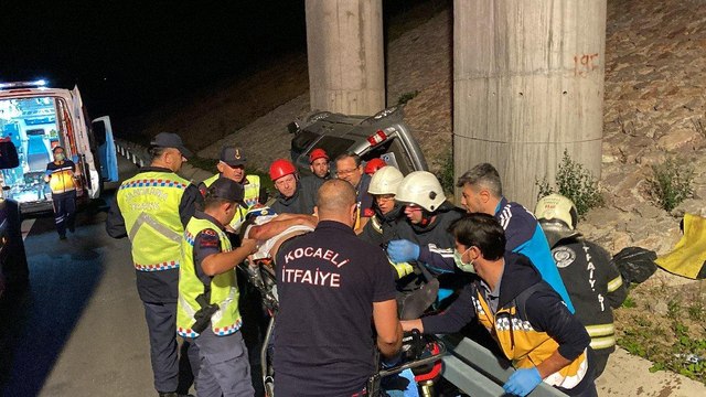 Kuzey Marmara Otoyolu’nda viyadüğün ayağına çarptı: 1 ölü, 1 yaralı