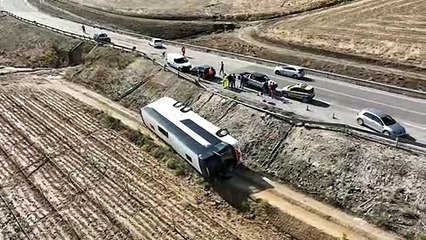 Maltempo in Sicilia, bus si ribalta per una tromba d'aria: le immagini dal drone