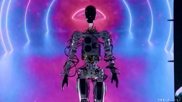 테슬라, 휴머노이드 로봇 공개... 가격 2만 달러 이하 / YTN
