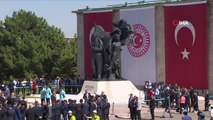 TBMM Başkanı Şentop, Meclis Atatürk Anıtı'na çelenk bıraktı