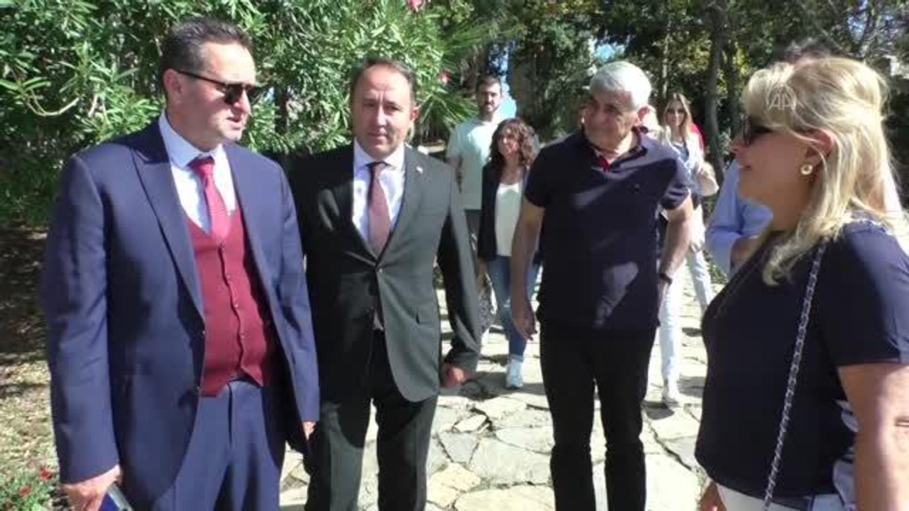 Kültür ve Turizm Bakanlığı ile T-ONE Derneği yetkilileri, Ceneviz Kalesi'ni ziyaret etti