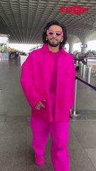 Download Video: Ranveer Singh chooses a PINK outfit for his airport look! #shorts #ranveersingh/एयरपोर्ट लुक के लिए रणवीर सिंह ने चुना पिंक आउटफिट! #शॉर्ट्स #रणवीरसिंह/رانفير سينغ يختار زي وردي لمظهره في المطار! # شورت #ranveersingh