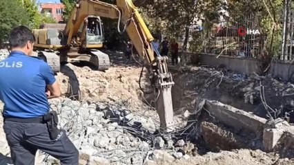 Okul temeline altın gömüldü iddiası yetkilileri alarma geçirdi