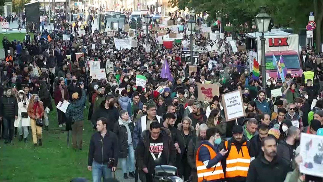 Berliner solidarisieren sich mit Protesten im Iran