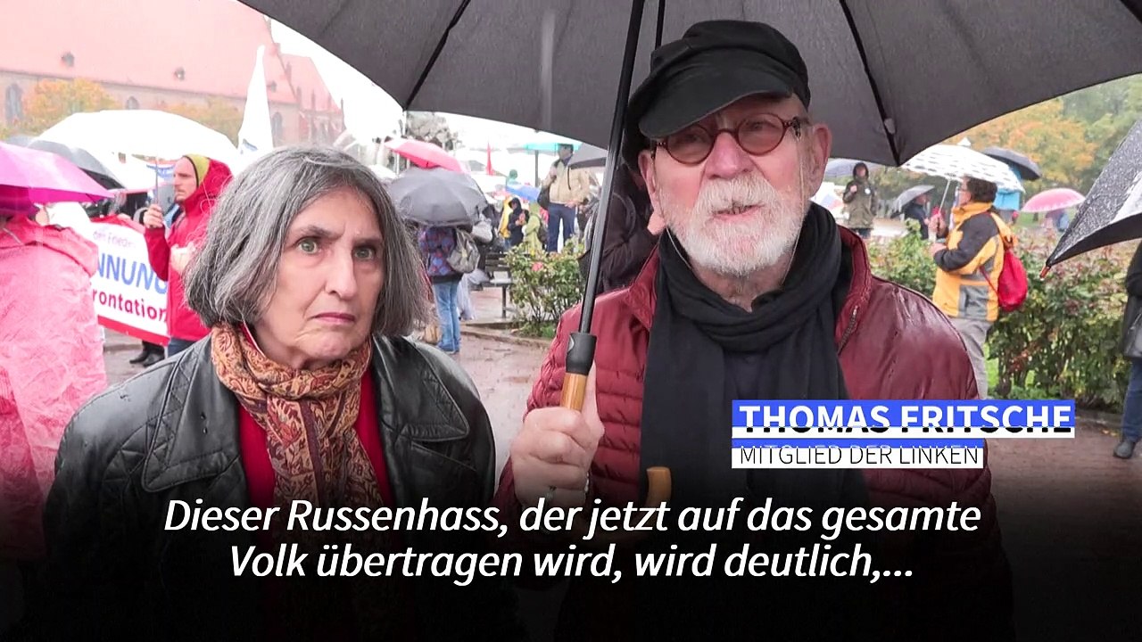Netzwerk-Friedenskooperative-Demo in Berlin: 'Verhandeln statt Schießen'
