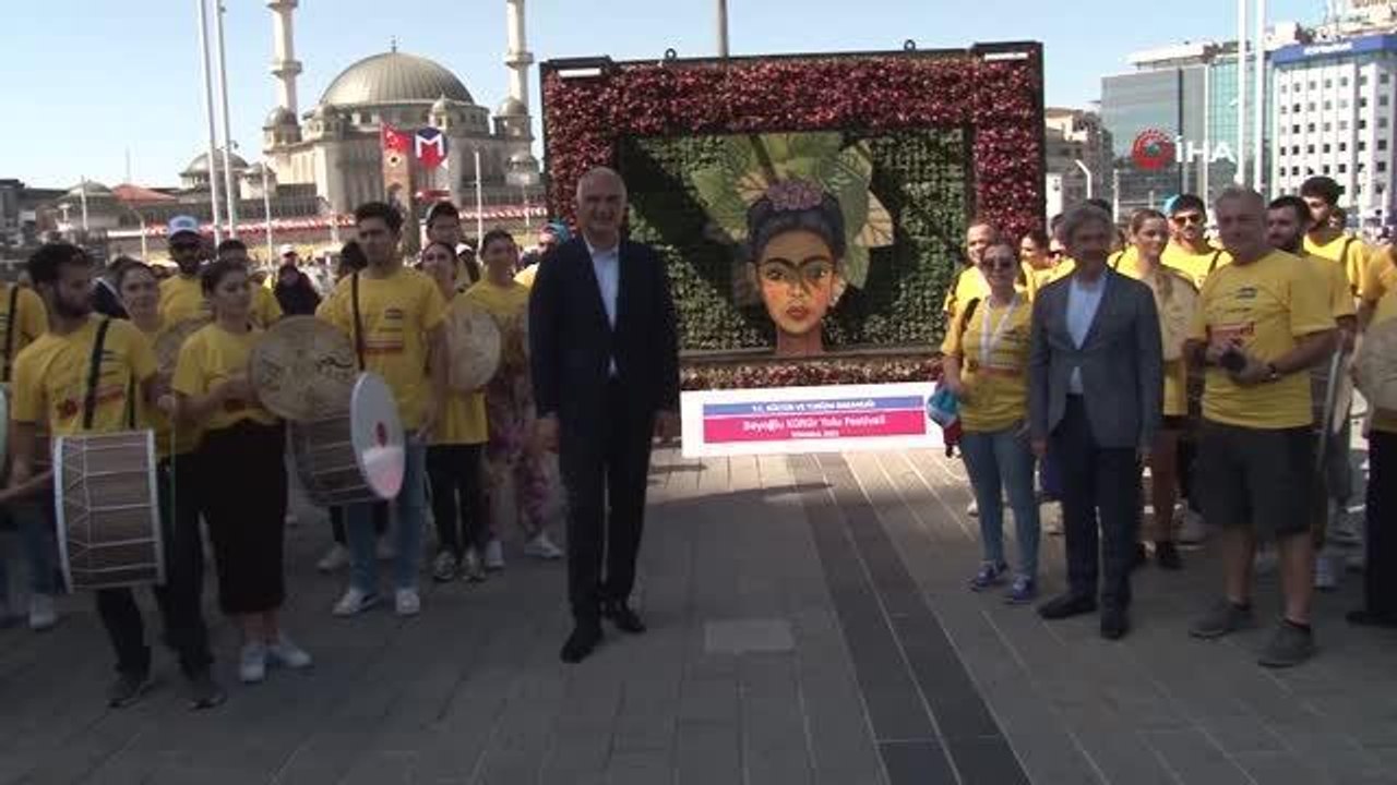 Beyoğlu Kültür Yolu Festivali Bakan Mehmet Nuri Ersoy'un katılımı ile başladı