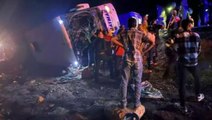 Şanlıurfa'da yolcu otobüsüyle kamyonet şarampole devrildi: 25 yaralı