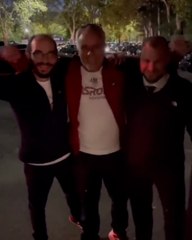 احتفال هيستيري من مورينيو بعد الفوز على إنتر.. شاهد القمة في سيارة بسبب الإيقاف!
