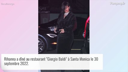 Rihanna très glamour en velours et gros collier : la chanteuse fait sensation à Los Angeles