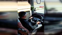 Yolcuların canını hiçe saydı: Seyir halindeki otobüsün şoförü ayağa kalkıp dans etti