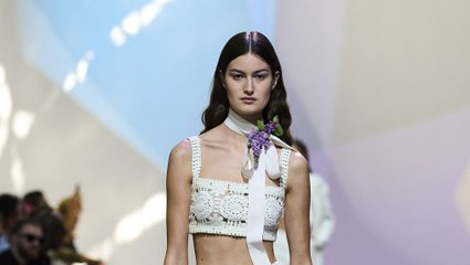 Défilé Elie Saab Prêt-à-porter Femme Printemps-Eté 2023
