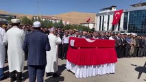 Pençe-Kilit Operasyonu bölgesinde şehit düşen Astsubay Çavuş Yusuf Ataş için cenaze töreni düzenlendi