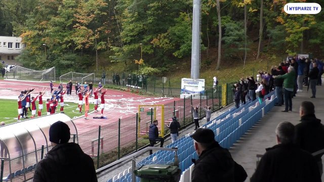 Radość kibiców po meczu Flota - Błękitni II Stargard 3-2 (0-2)