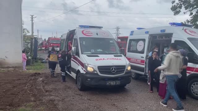 Son dakika haberi... Yıldırım isabet etmesi sonucu çatıda çıkan yangın söndürüldü