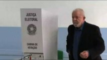 Elezioni in Brasile, Lula e Bolsonaro votano