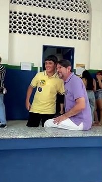 Cid Gomes chega para votar em Sobral