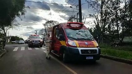 Criança cai de bicicleta e sofre laceração no olho e fratura no maxilar