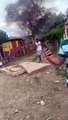 Dominicanos queman casas de haitianos en Puerto Plata tras asesinato