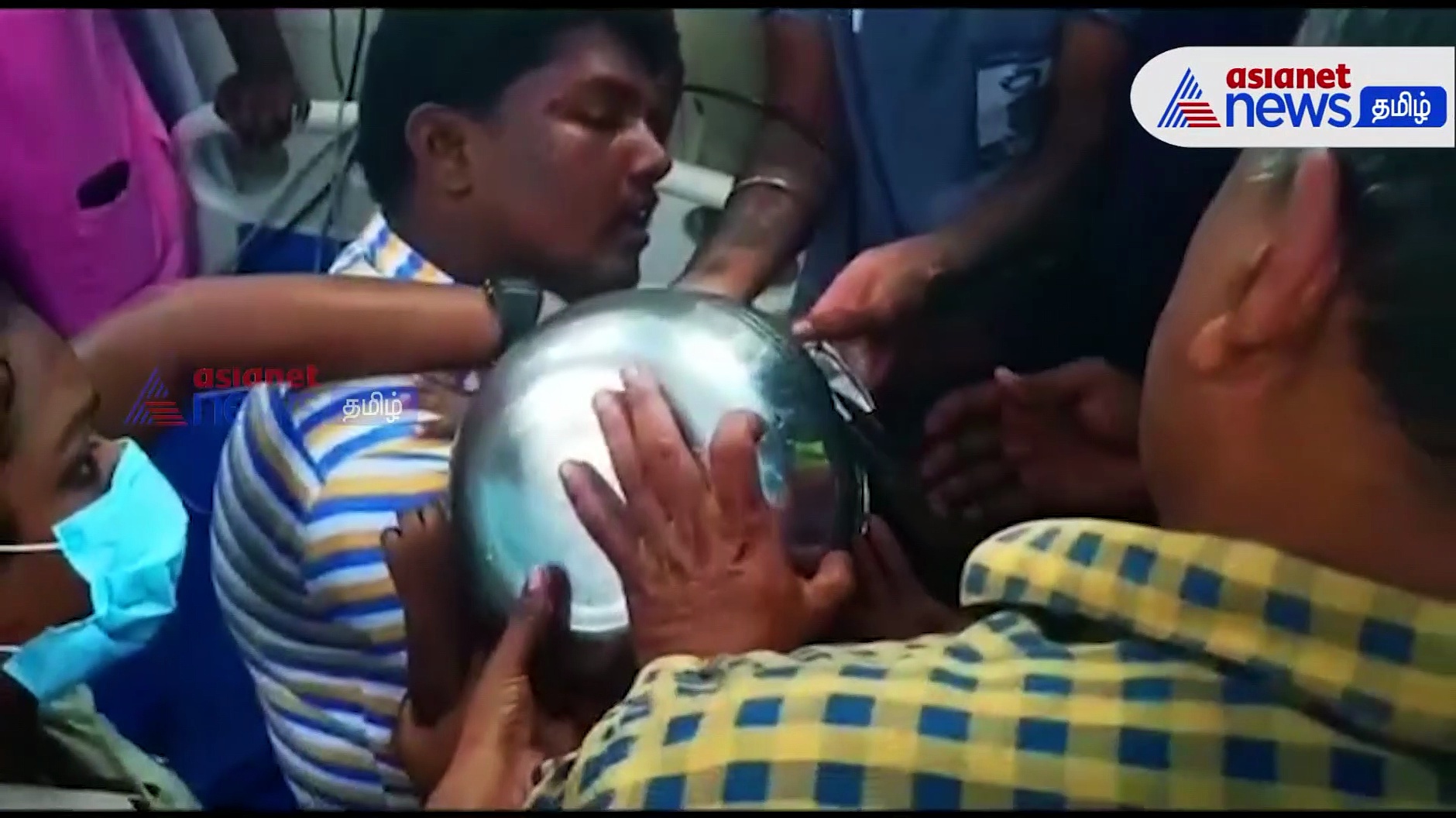 ராணிபேட்டையில் பாத்திரத்தில் தலையை விட்டு  மாட்டிக்கொண்ட குழந்தை