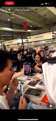 جماهيرية كبيرة لليوتيوبر كويلي خلال حضوره لمعرض الكتاب الدولي بالرياض
