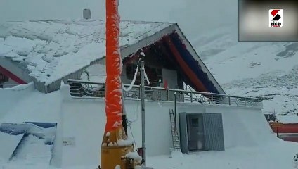 ચમોલી શ્રી હેમકુંડ સાહિબમાં ભારે હિમવર્ષા, બરફની ચાદર છવાઇ