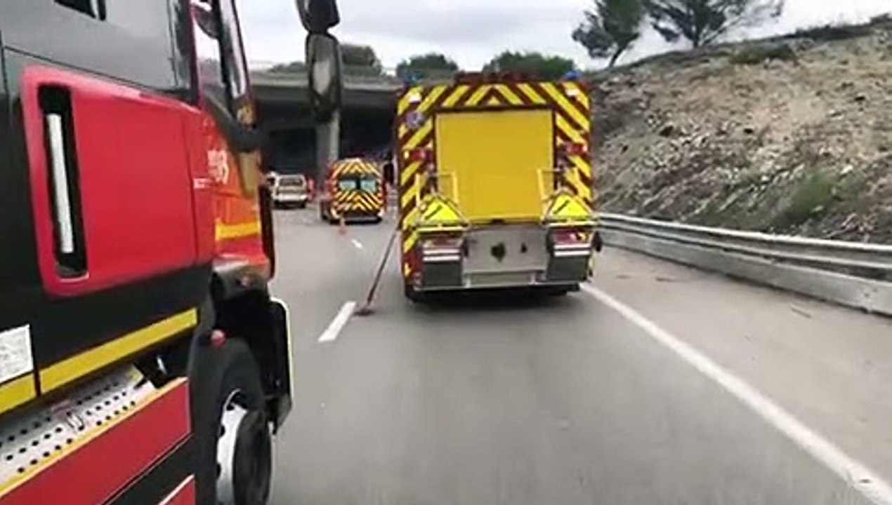 Un camion se renverse sur une bretelle d'accès au viaduc de Martigues