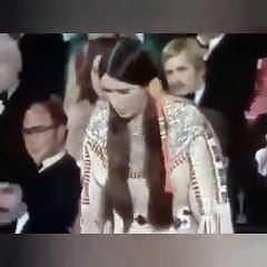 Kızılderili aktivist ve oyuncu Sacheen Littlefeather hayatını kaybetti