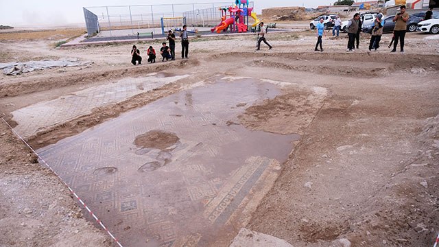 Konya'da M.S.4'üncü yüzyıla ait 160 metrekarelik mozaik gün yüzüne çıkarıldı