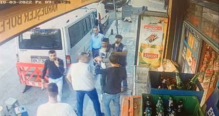 Son dakika haberleri... BEYOĞLU'NDA MARKETTEKİ SİLAHLI ÇATIŞMA KAMERADA