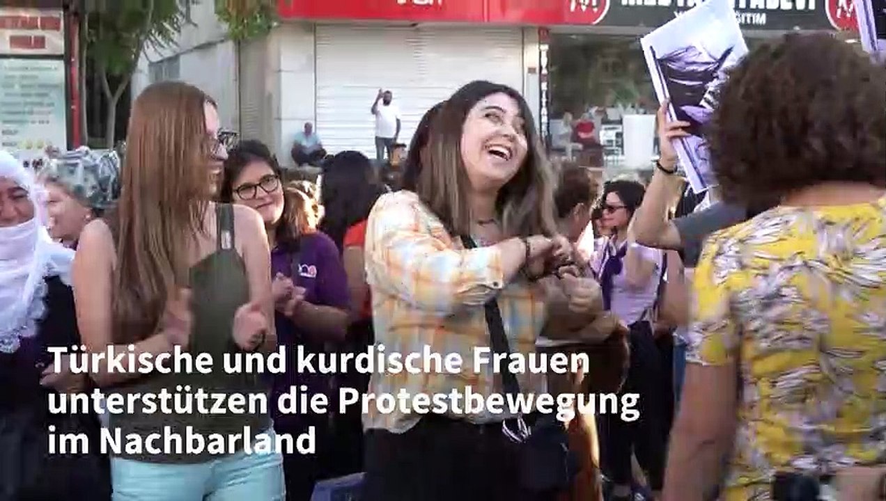 Türkische Kurdinnen solidarisieren sich mit Iranerinnen