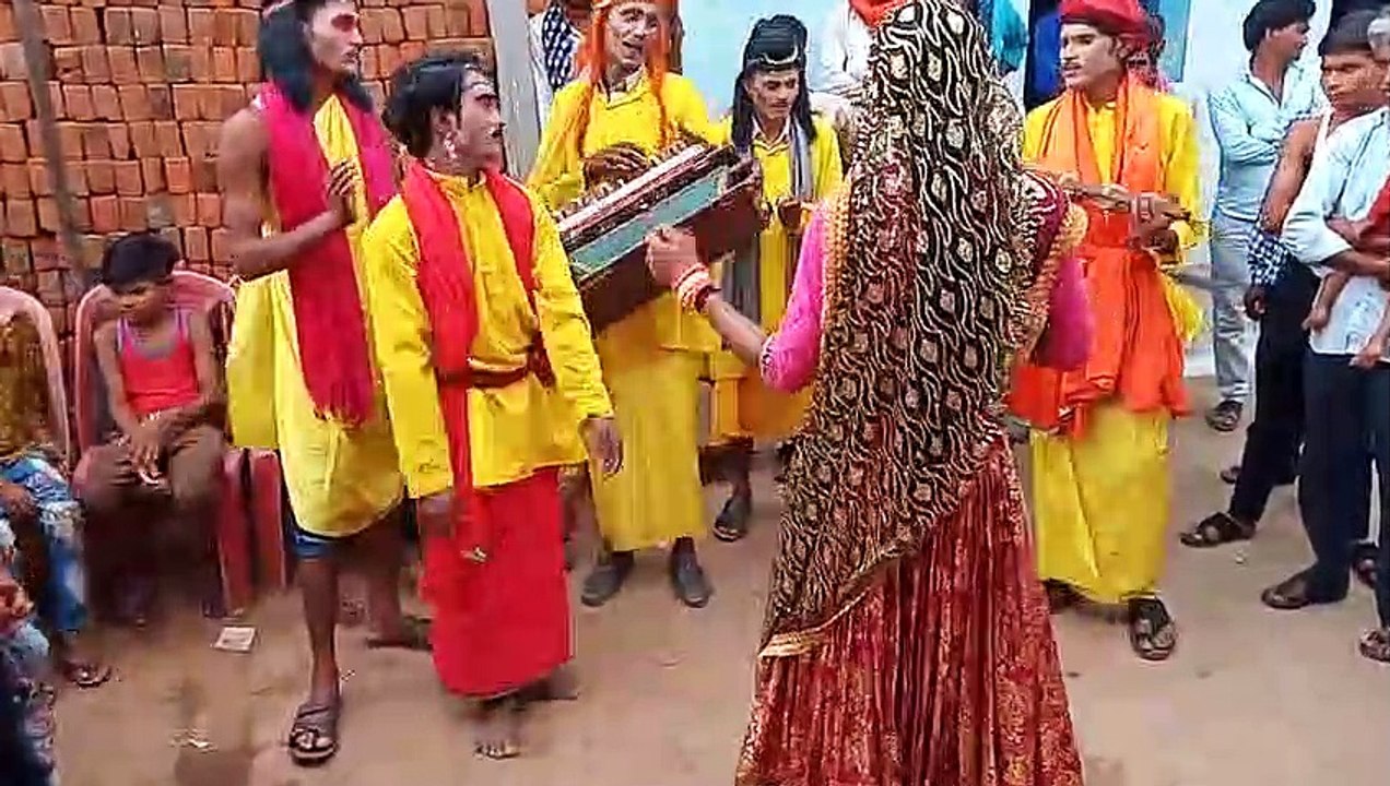 Bahrupiya Folk Dance of Bundelkhand (India) बुन्देलखण्ड (भारत) का लोक नृत्य बहरूपिया