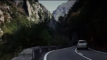 Shiver, l'enfant des ténèbres Bande-annonce (EN)