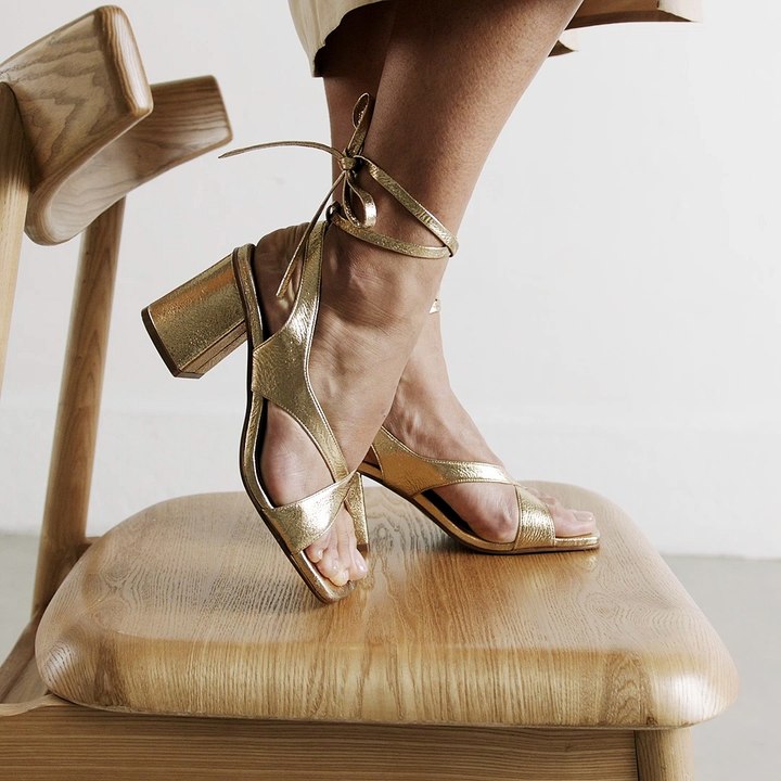 264-DULAC-CUIR-CRAQUELE-E22-OR-FONCE_VIDEO