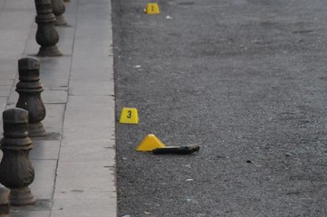 Tarlabaşı'nda kadınları taciz edenleri engelleyen esnafa silahlı saldırı